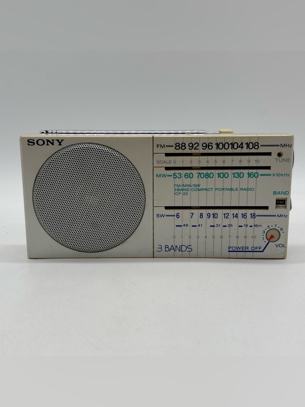 Vintage Sony ICF-22 3 Bands FM/MW/SW Portable Radio Gray - Tested